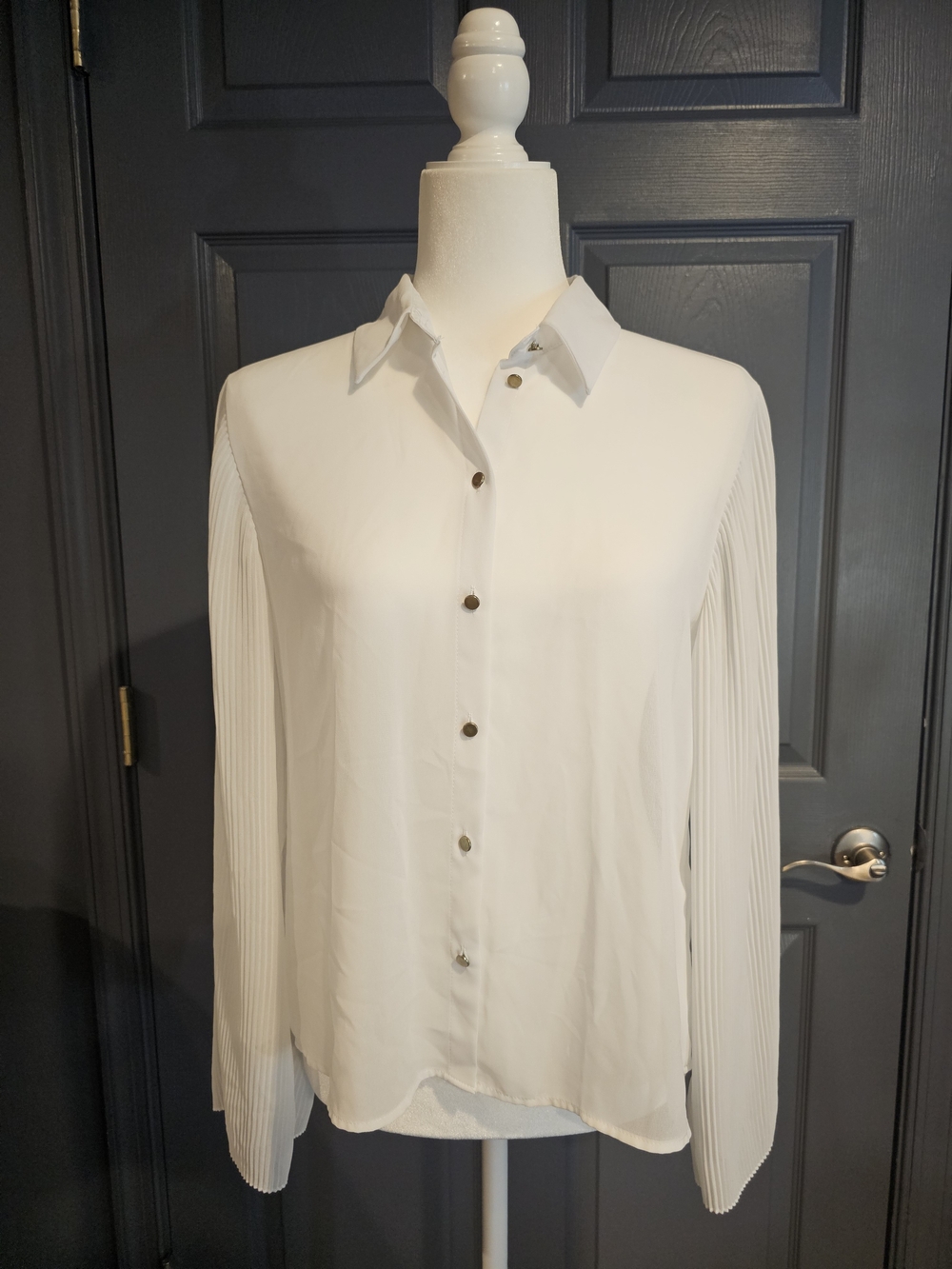 Zara White Pleated-Sleeve Button-Down Blouse‎ Size M